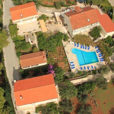 Cosy Sun-Splashed Bedroom - Pansion Hajduk Korcula Town Exterior photo