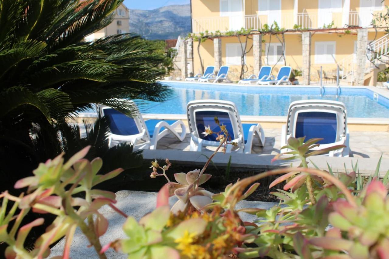 Cosy Sun-Splashed Bedroom - Pansion Hajduk Korcula Town Exterior photo